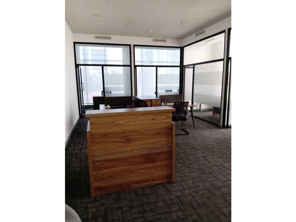 Alquiler de oficina remodelada en Habitats plaza, calle 51, Panamá — foto 3