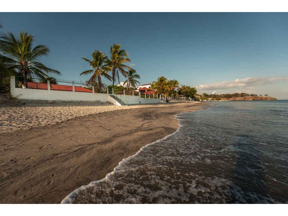 Venta de Casa de Playa en Playa Blanca - Farallón - Panamá - 2