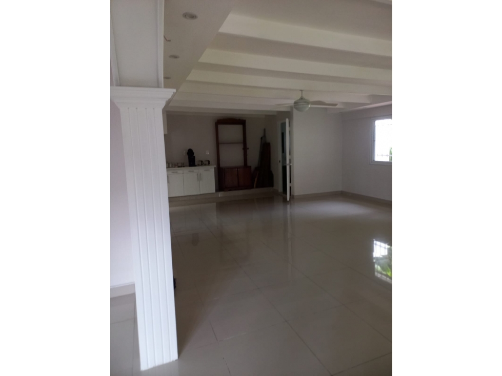 Alquiler de casa con linea blanca en La Boca, Ancón, Panamá