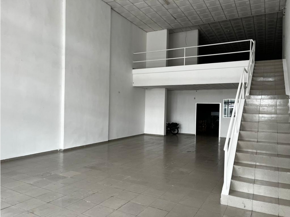 Alquiler de local comercial en Plaza Mystic Hills, El Crisol — foto 2
