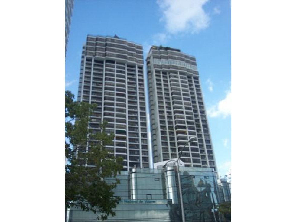 VENTA DE PENTHOUSE EN PH TORRE DEL PACIFICO B, MARBELLA