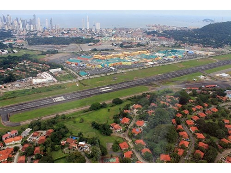 Se vende lote en Albrook