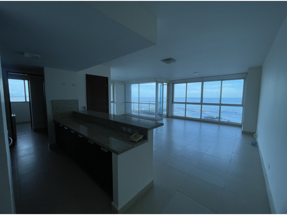 Venta de Apartamento Frente al Mar en Punta Pacífica
