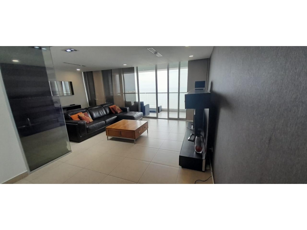 Venta de Apartamento con Vista al Mar Avenida Balboa