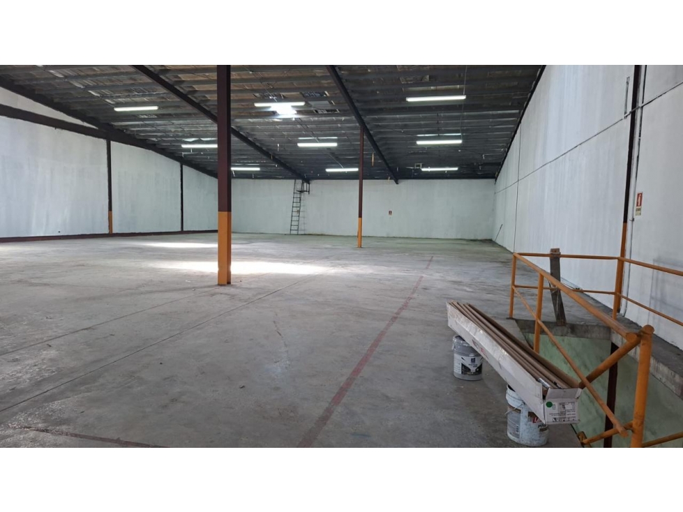 Venta de Bodega en Cocosolito - 1