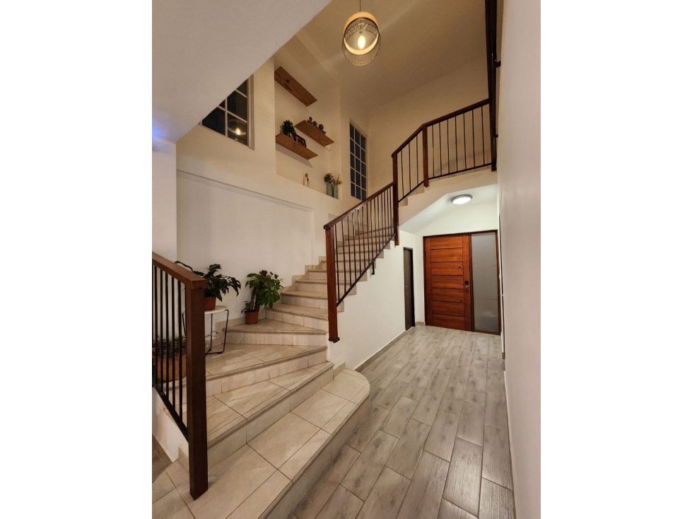 Casa a la venta en barriada cerrada En Villa Valencia, Costa Sur — foto 2