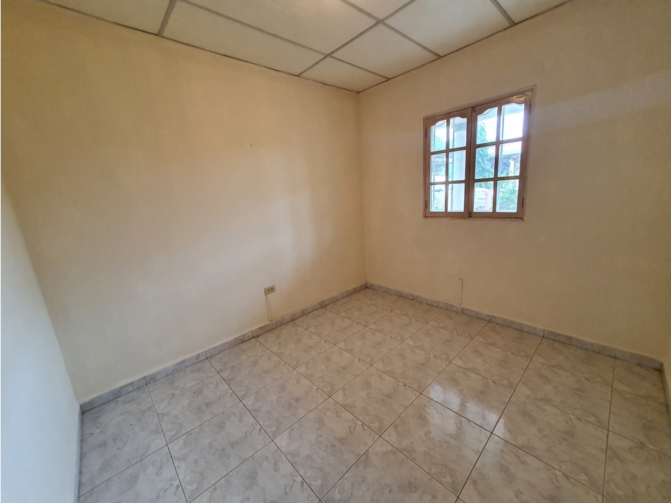 SE VENDE CASA EN LAS TABLAS - 2