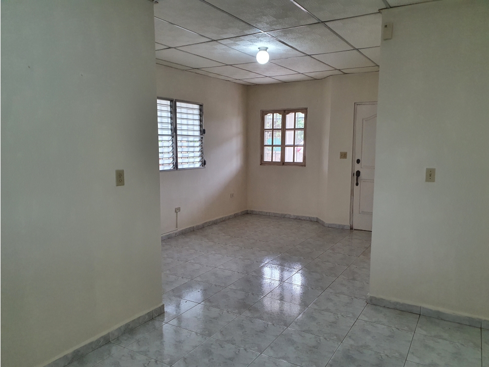 SE VENDE CASA EN LAS TABLAS - 4