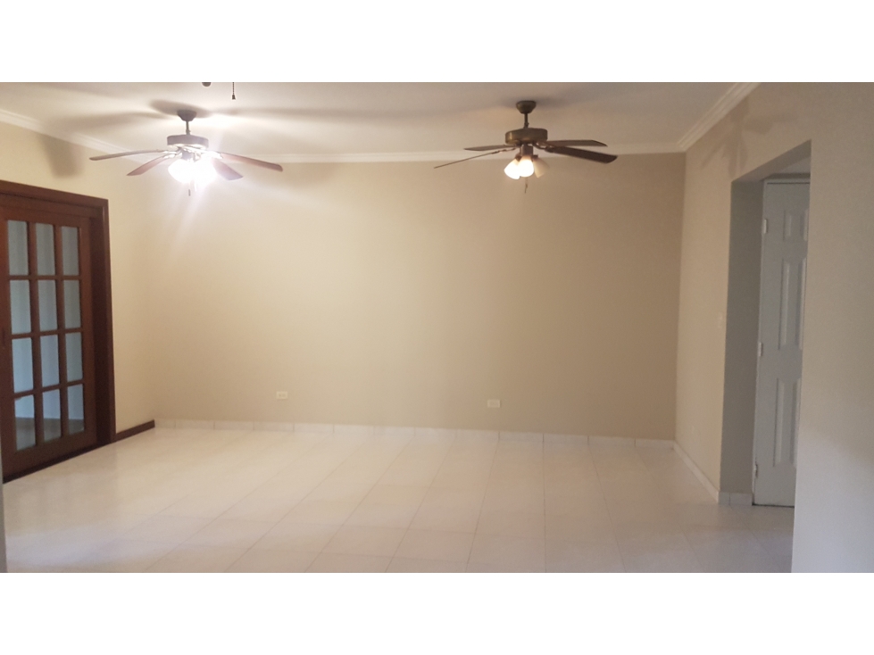 SE ALQUILA CASA EN CLAYTON — foto 2