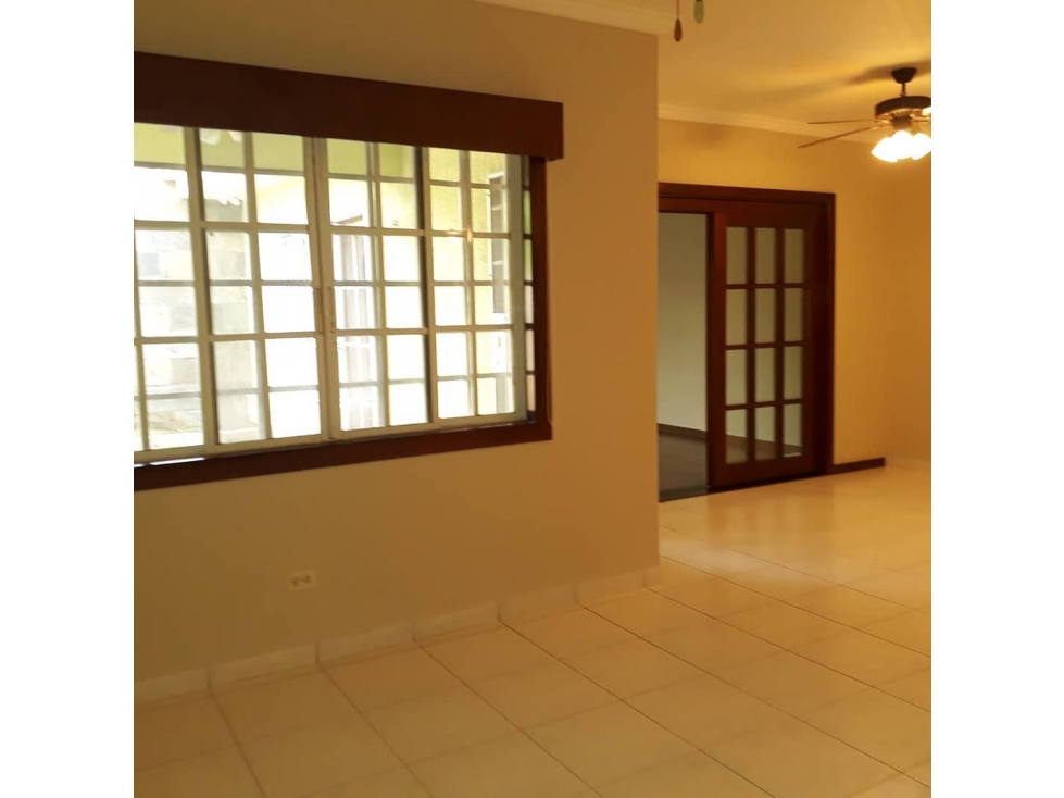 SE ALQUILA CASA EN CLAYTON — foto 3
