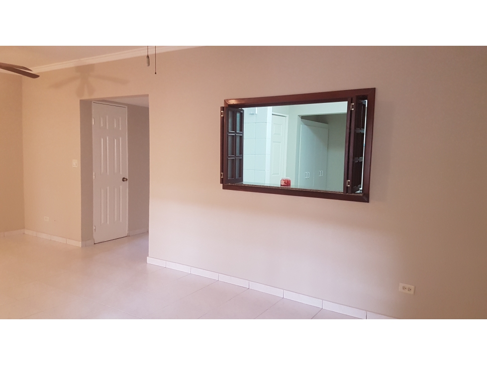 SE ALQUILA CASA EN CLAYTON — foto 4