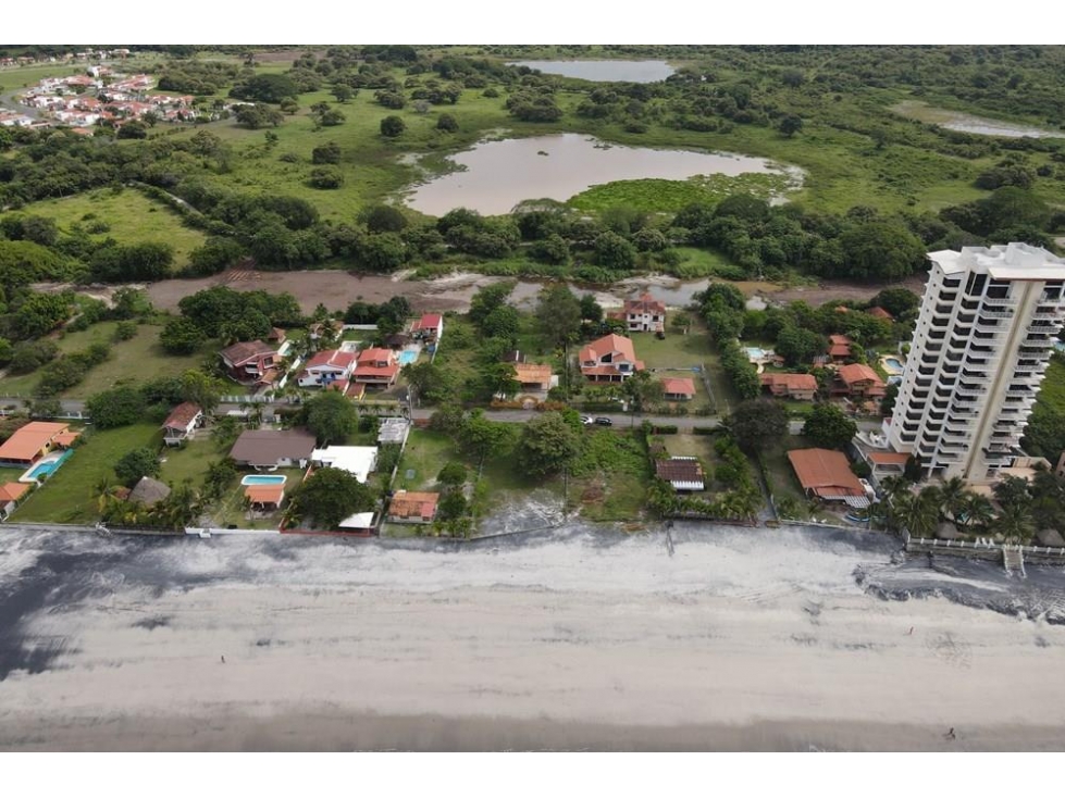 Se Vende Terreno frente al mar en Playa Malibú, Nueva Gorgona — foto 2
