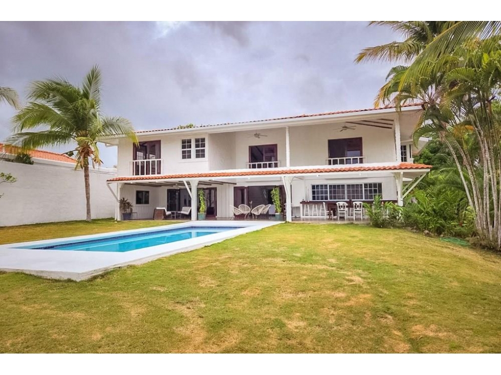 Se vende casa en PH El Cortijo, Costa Esmeralda, San Carlos