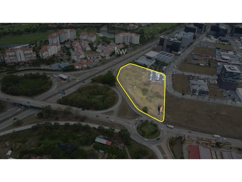SE VENDE TERRENO EN SANTA MARIA BUSINESS DISTRICT