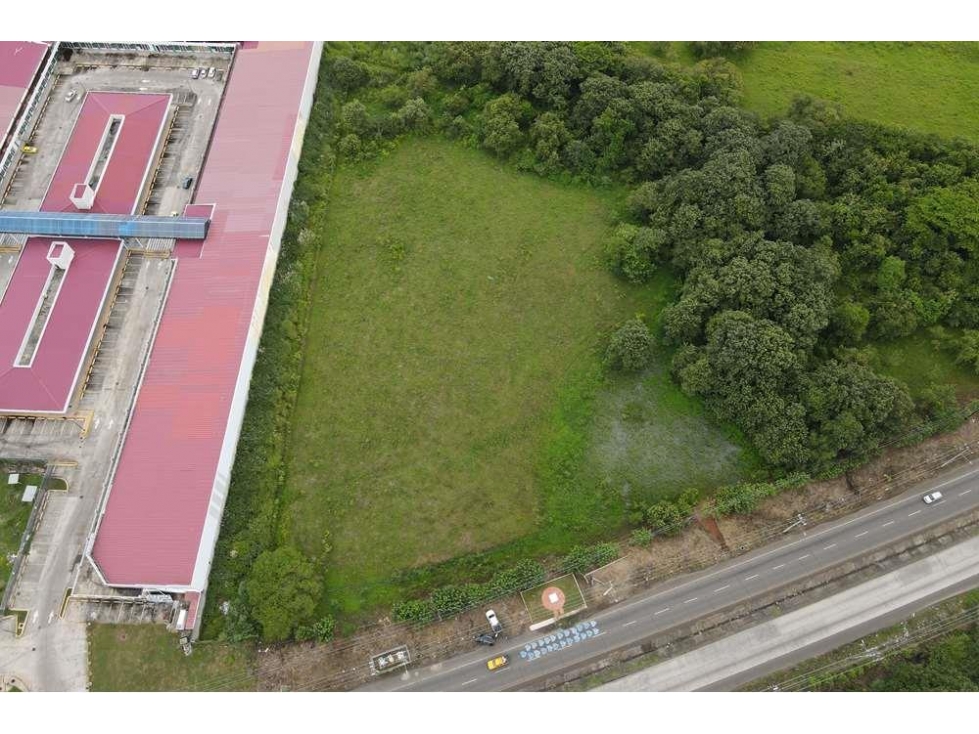Se vende terreno comercial en Pacora - 2