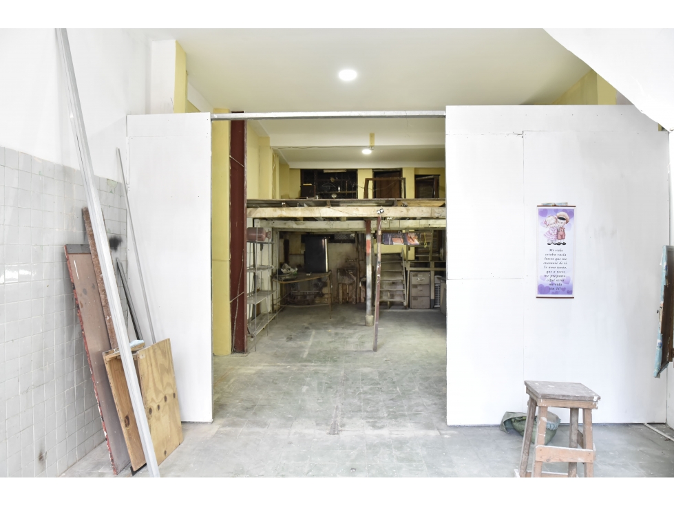 Oportunidad Única de Local Comercial en Avenida Central