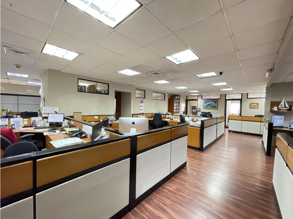 SE VENDE OFICINA (Ave. Federico Boyd) — foto 2
