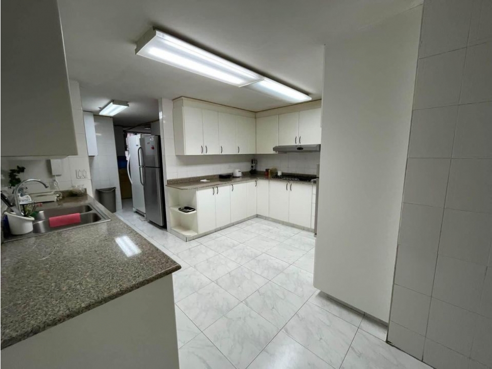 Venta de Apartamento en Edificio La Fiesta, Obarrio