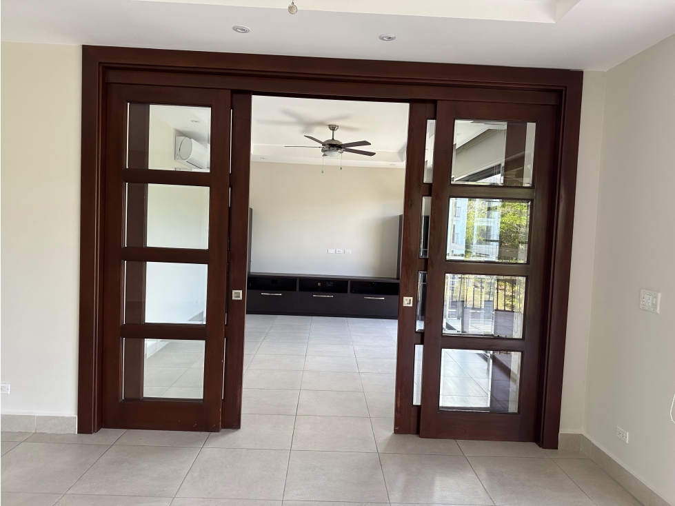 SE ALQUILA APARTAMENTO EN EMBASSY CLUB — foto 5