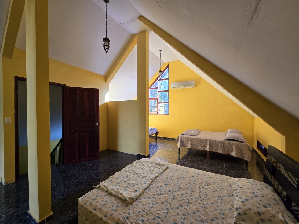 Venta de Casa y Terreno en Villa Cárdenas, Las Cumbres — foto 4