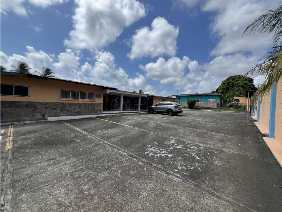SE VENDE TERRENO COMERCIAL EN COLON - 3