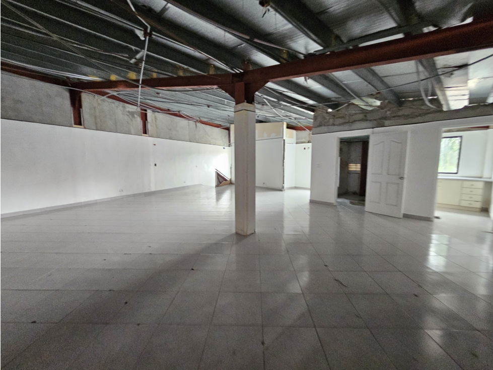 Se vende edificio de dos plantas en Albrook — foto 4