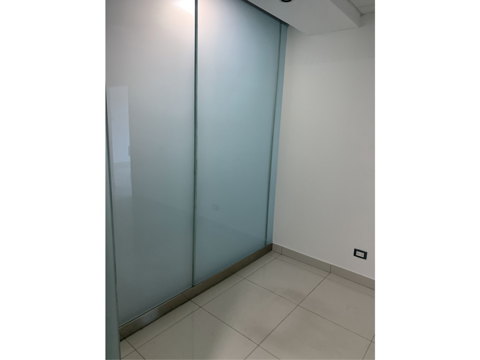 Oficinas en alquiler en un Hub Estratégico en Vía Israel — foto 4