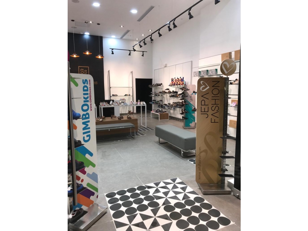 Se vende local en Westland Mall - 4