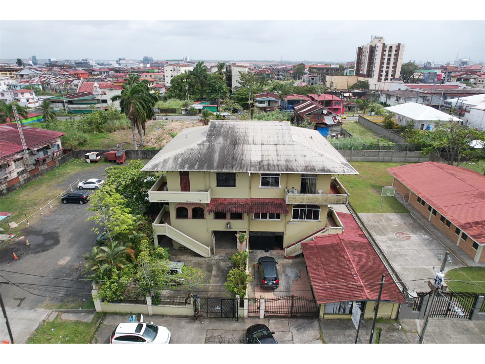Se vende Dúplex en Barrio Norte, Colón - 1