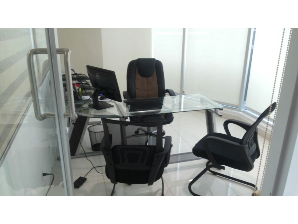 Alquiler de oficinas en Street Mall, entre Vía Israel y Vía España — foto 2
