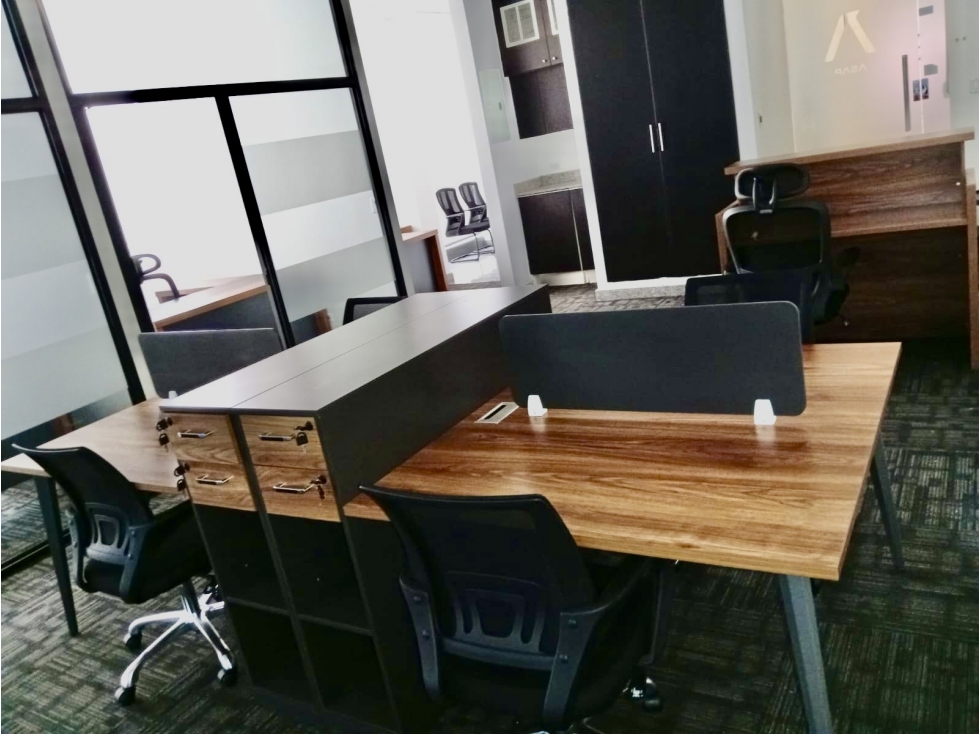 Alquiler de oficina remodelada en Habitats plaza, calle 51, Panamá — foto 2
