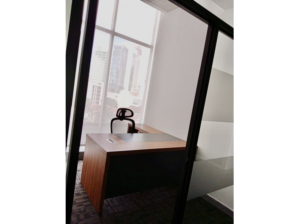 Alquiler de oficina remodelada en Habitats plaza, calle 51, Panamá — foto 4