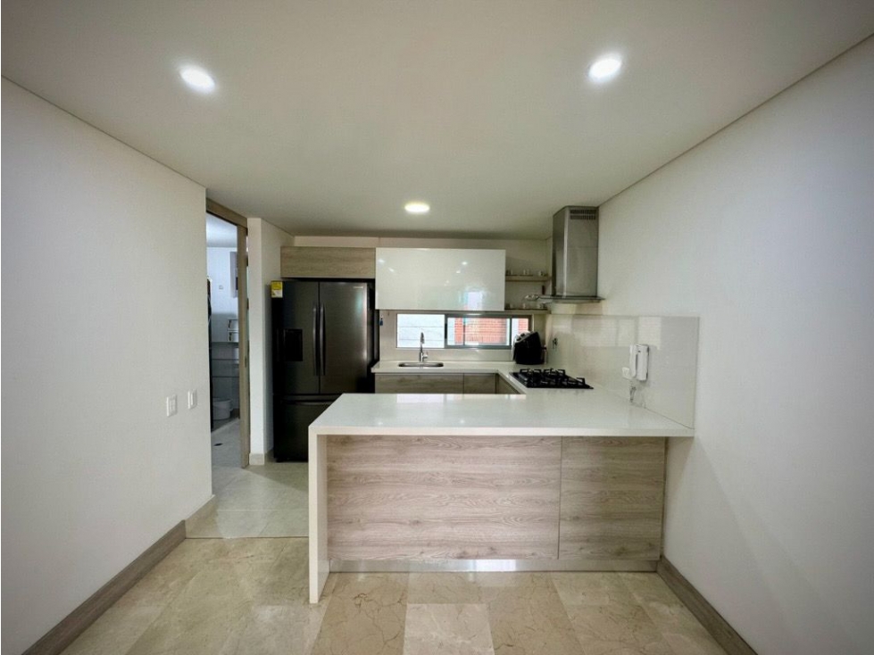 APARTAMENTO DUPLEX EN LA LOMA DEL INDIO — foto 2
