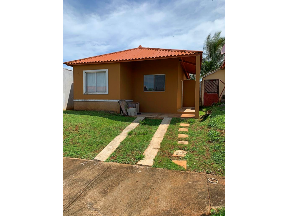 Se Alquila Casa con Línea Blanca en Las Arboledas, La Chorrera