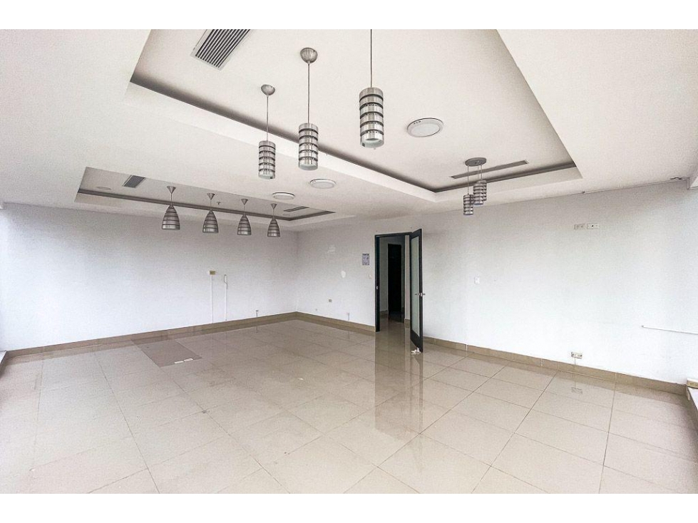 ALQUILER DE OFICINA COMERCIAL EN F&F TOWER (EL TORNILLO), CALLE 50 — foto 6