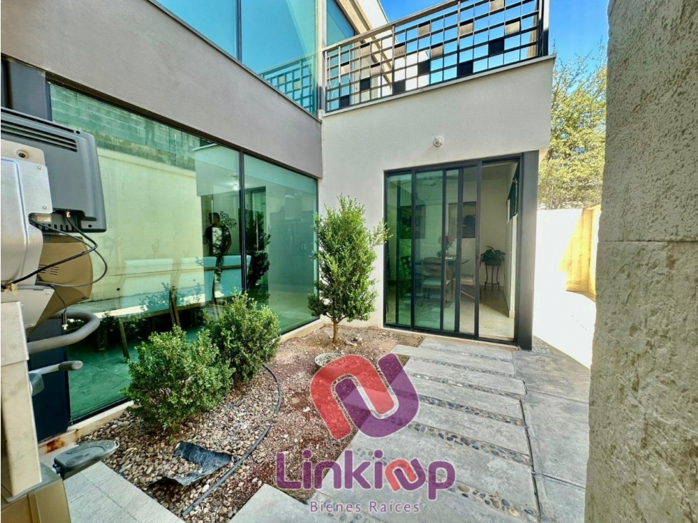 Casa en venta en VALLE DE CUMBRES PREMIER frente a hospital Muguerza — foto 2