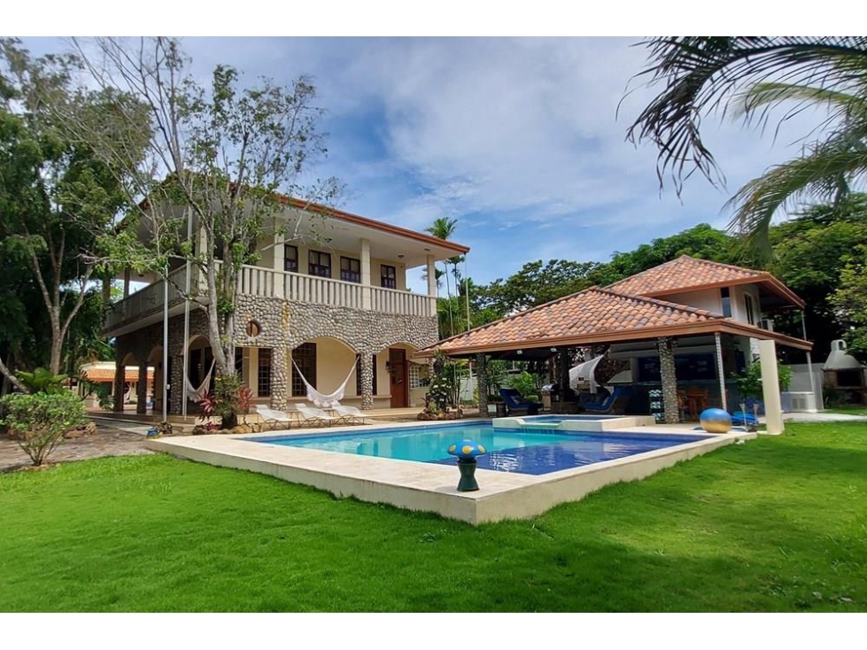 Se Vende Casa en Punta Barco