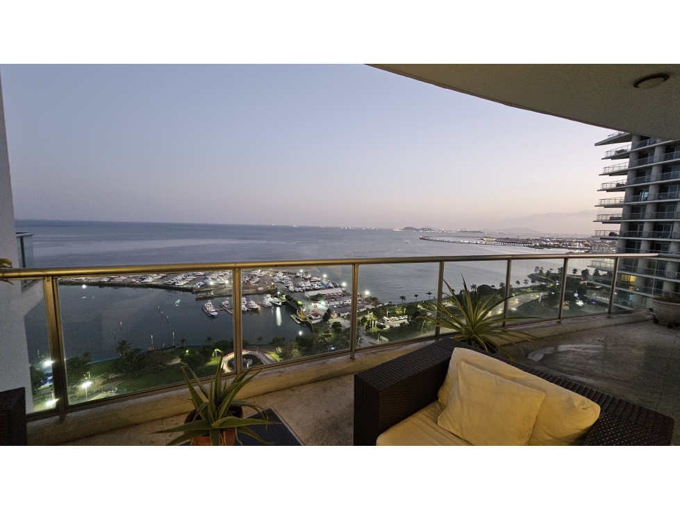 Se vende o Alquila apartamento en PH Sky Residence, Avenida Balboa