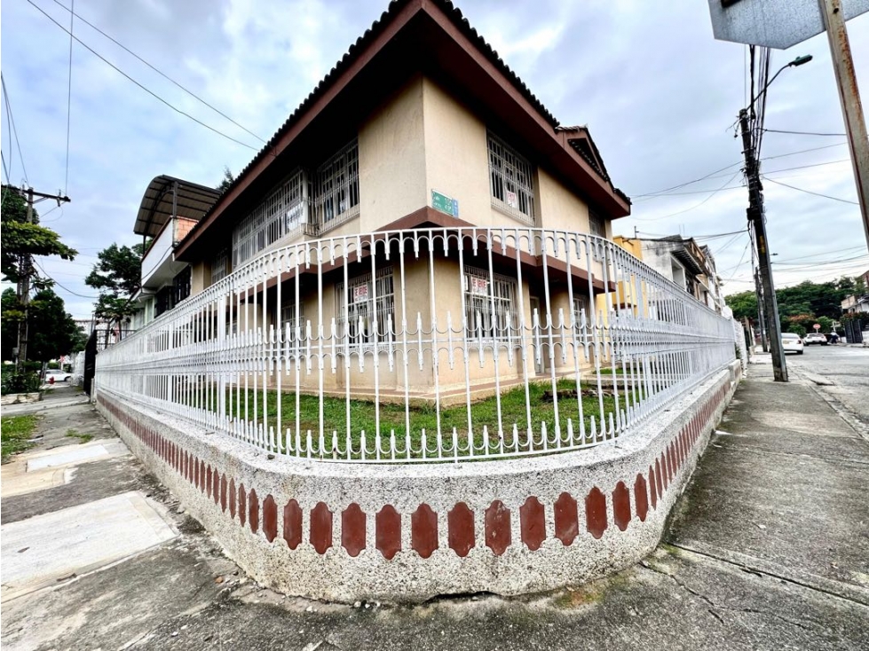 Vendo casa esquinera, departamental, sur de Cali ¡Excelente ubicación!