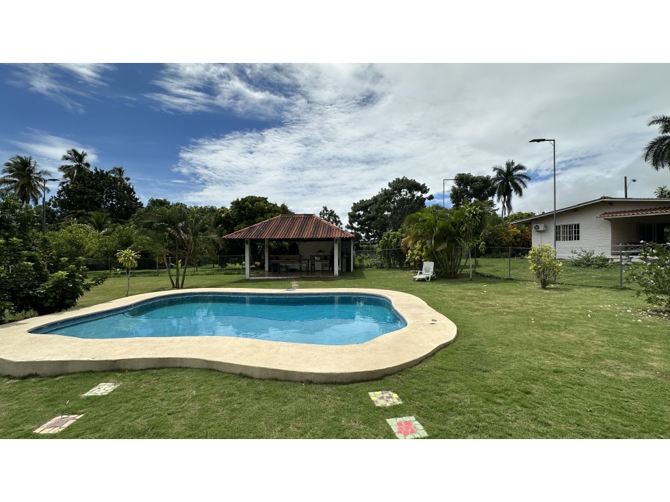 Venta de casa en Santa Clara, Río Hato - 1