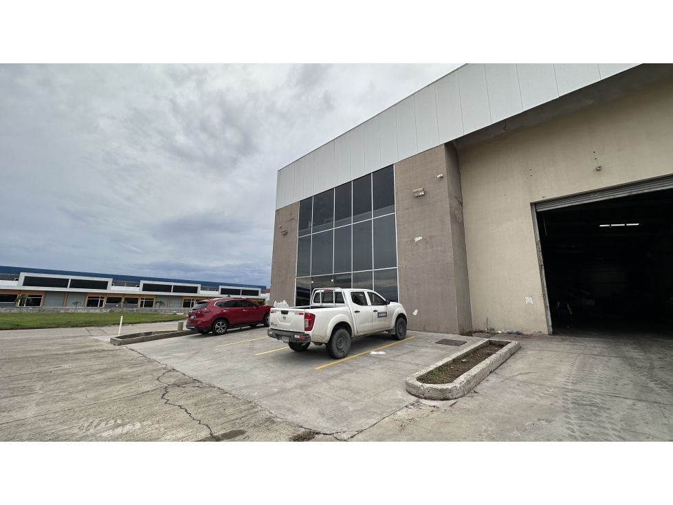 Venta y alquiler de galera en Parque Industrial de las Américas - 1