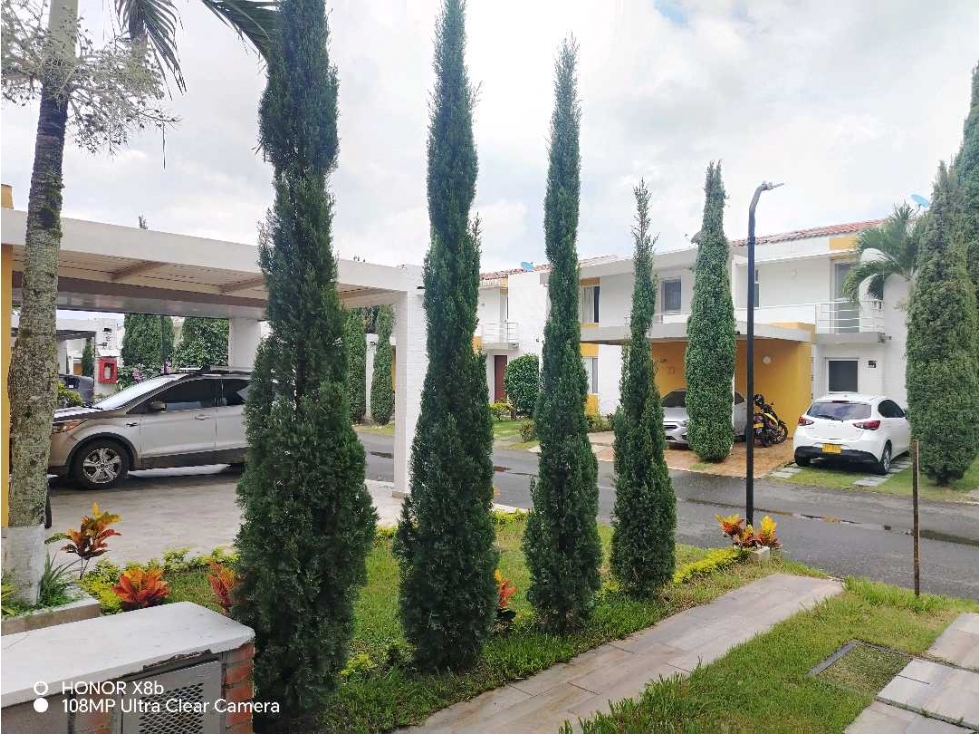 VENDO CASA EN EL CASTILLO CALI EZ