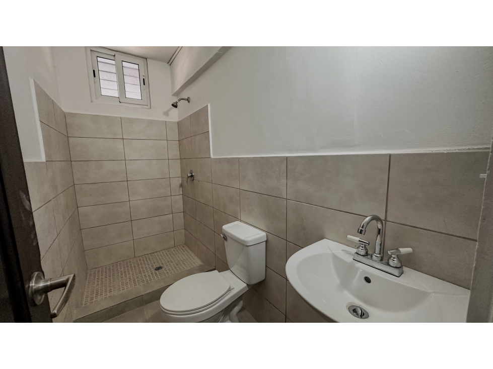 Se vende edificio en Río Abajo, Ciudad de Panamá - 4