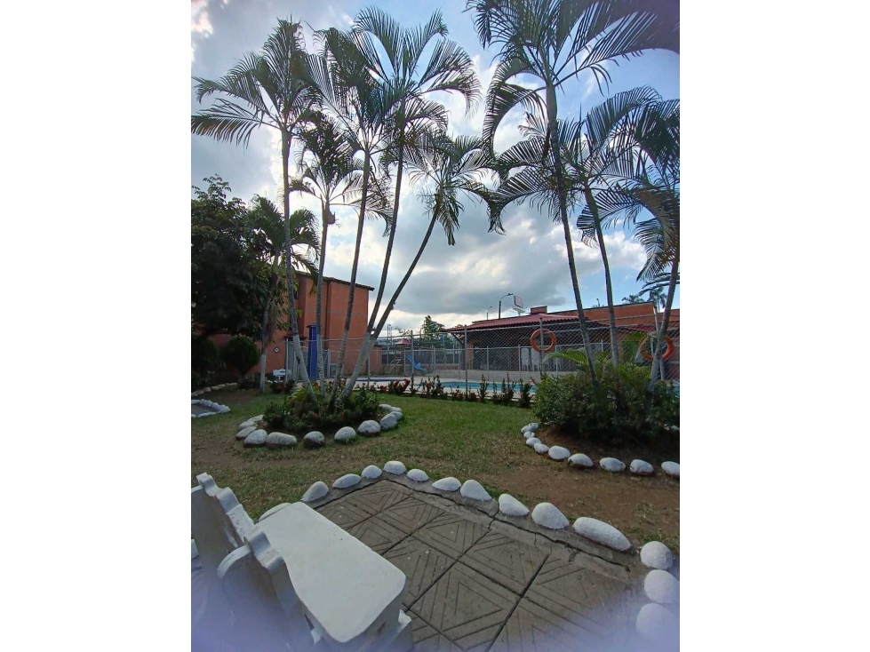 VENDO CASA 3PISOS VILLA DEL SOL ML8210657