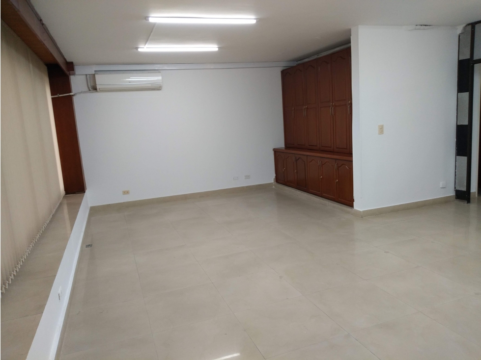 Vendo Amplia Oficina Edificio Torre de Cali 4 Piso LUG 9412157 — foto 4
