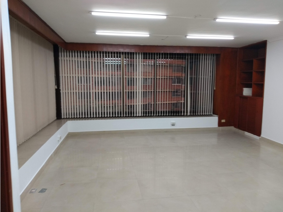 Vendo Amplia Oficina Edificio Torre de Cali 4 Piso LUG 9412157 — foto 6