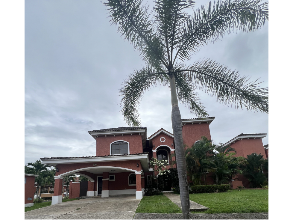Venta de Casa Unifamiliar en Clayton Panama