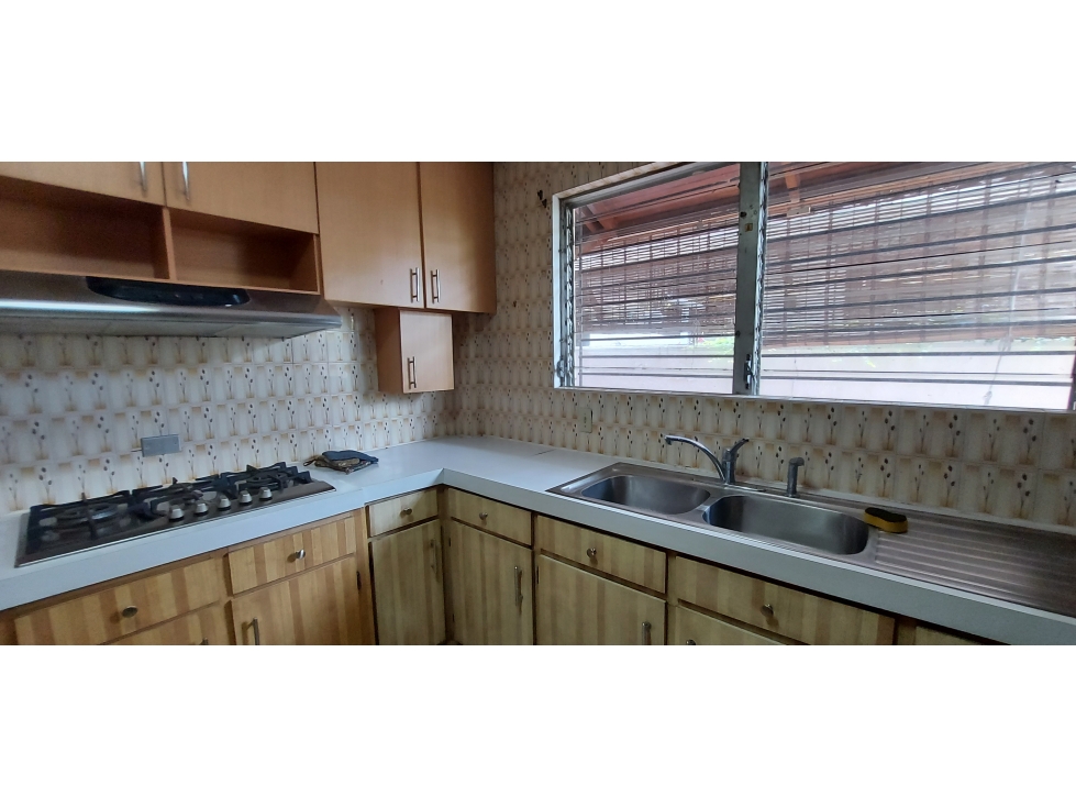 Venta de Casa Duplex La Alameda Betania Panama - 2