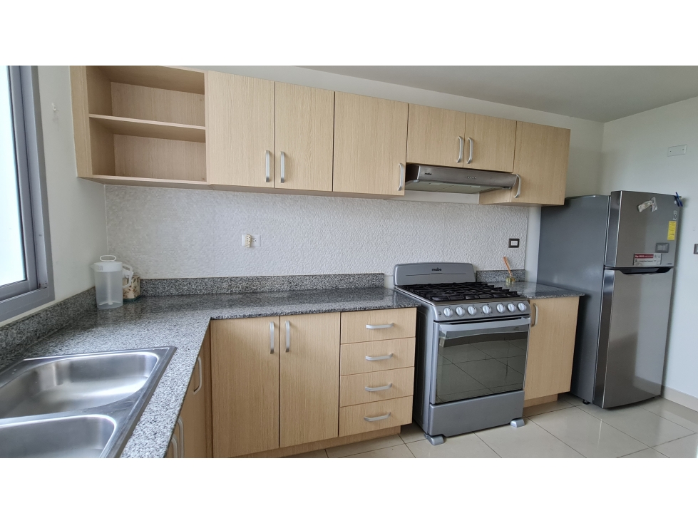 Se Alquila Apartamento en PH Rokas Condado del Rey — foto 2