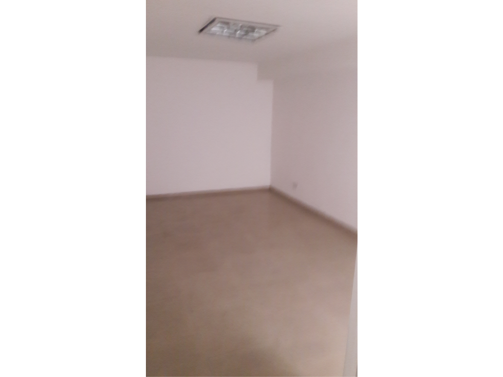 VENDO CASA COMERCIAL PARA OFICINAS O EPS EN VERSALLES CS 7211742 — foto 3
